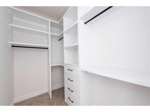 240 22 Avenue Nw, Calgary, AB - Indoor With Storage