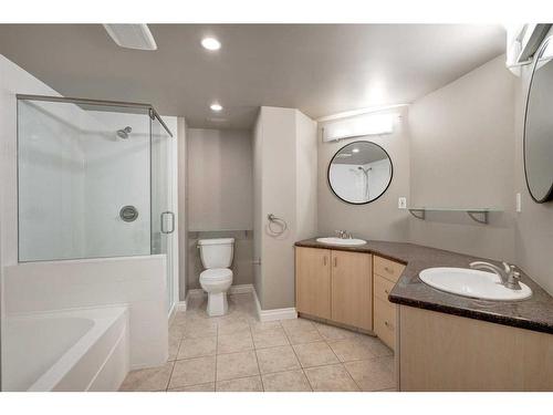 908-1121 6 Avenue Sw, Calgary, AB - Indoor Photo Showing Bathroom