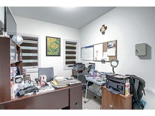 33 Savanna Grove Ne, Calgary, AB - Indoor Photo Showing Office