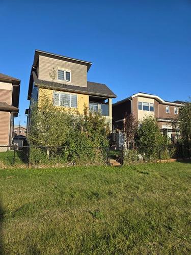 33 Savanna Grove Ne, Calgary, AB - Outdoor