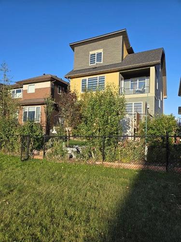 33 Savanna Grove Ne, Calgary, AB - Outdoor