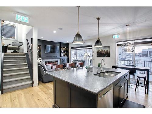 33 Savanna Grove Ne, Calgary, AB - Indoor Photo Showing Kitchen