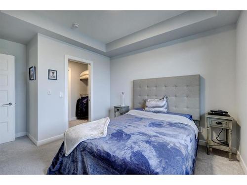 3307-80 Greenbriar Place Nw, Calgary, AB - Indoor Photo Showing Bedroom