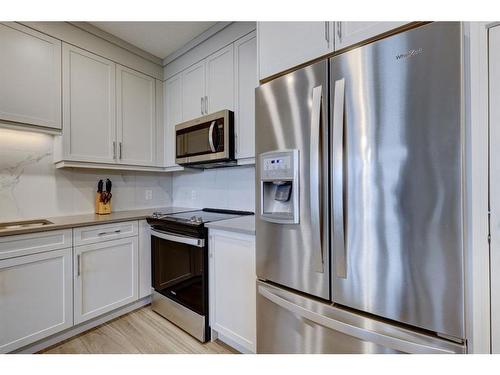 3307-80 Greenbriar Place Nw, Calgary, AB - Indoor Photo Showing Kitchen