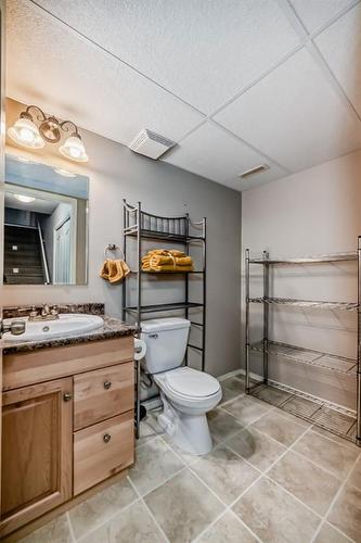 186 Everstone Drive Sw, Calgary, AB - Indoor Photo Showing Bathroom