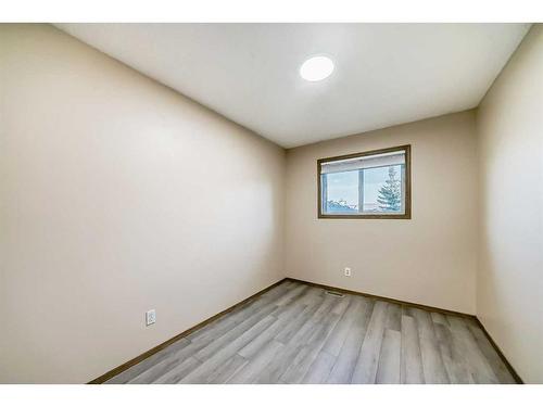 56 Country Hills Villas Nw, Calgary, AB - Indoor Photo Showing Other Room