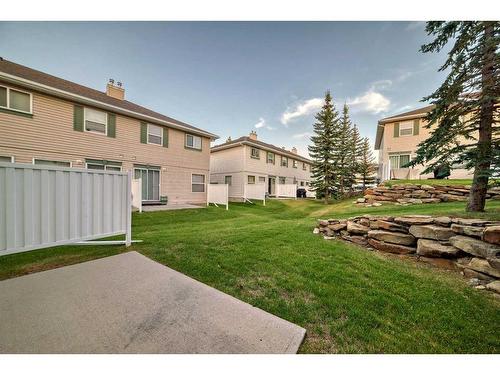 56 Country Hills Villas Nw, Calgary, AB - Outdoor