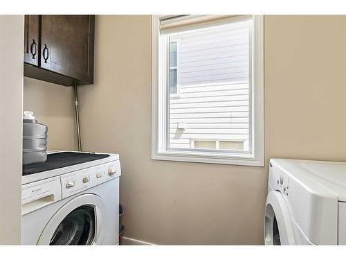 226 Somerset Drive, Calgary, AB - Indoor Photo Showing Laundry Room