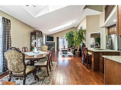 226 Somerset Drive, Calgary, AB - Indoor Photo Showing Dining Room