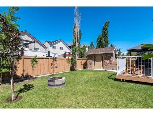 226 Somerset Drive, Calgary, AB - Outdoor With Backyard