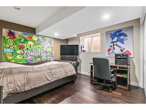 226 Somerset Drive, Calgary, AB - Indoor Photo Showing Bedroom