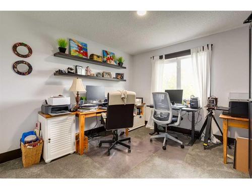 37 Lakeside Greens Close, Chestermere, AB - Indoor Photo Showing Office