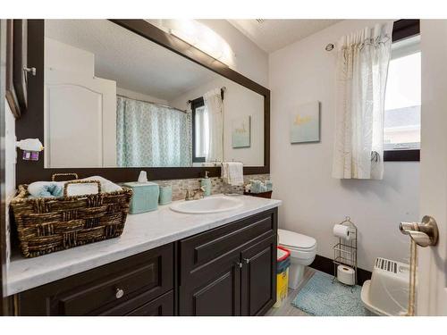 37 Lakeside Greens Close, Chestermere, AB - Indoor Photo Showing Bathroom