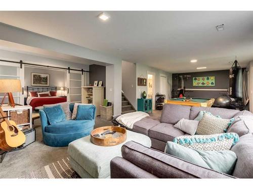 37 Lakeside Greens Close, Chestermere, AB - Indoor Photo Showing Living Room