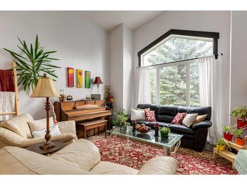 37 Lakeside Greens Close, Chestermere, AB - Indoor Photo Showing Living Room