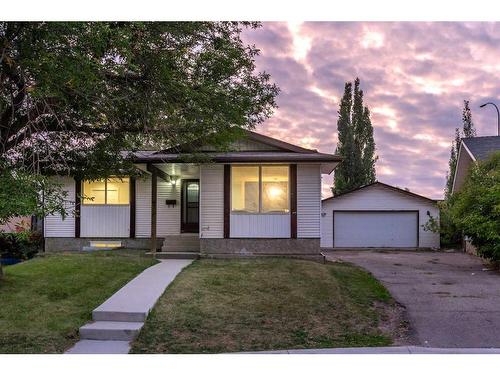 47 Fonda Green Se, Calgary, AB - Outdoor With Facade