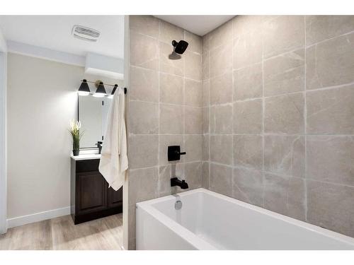 47 Fonda Green Se, Calgary, AB - Indoor Photo Showing Bathroom