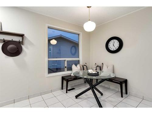 47 Fonda Green Se, Calgary, AB - Indoor Photo Showing Dining Room