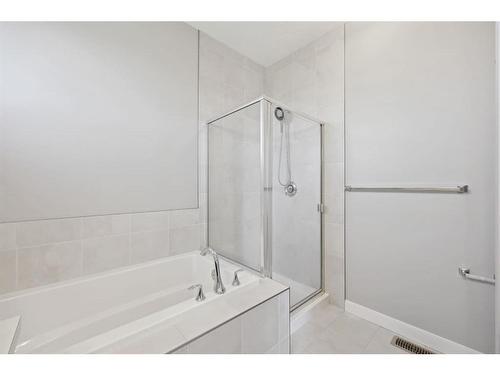 91 Panton Road Nw, Calgary, AB - Indoor Photo Showing Bathroom