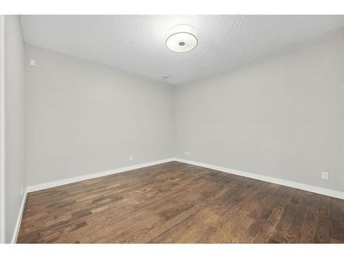 91 Panton Road Nw, Calgary, AB - Indoor Photo Showing Other Room