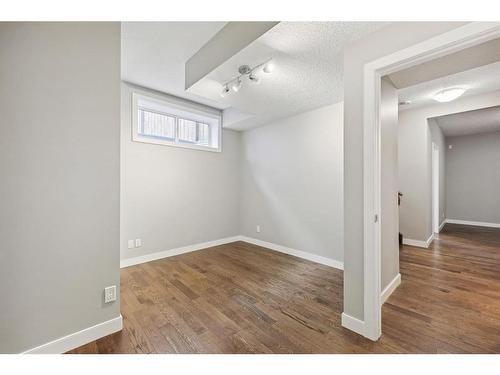 91 Panton Road Nw, Calgary, AB - Indoor Photo Showing Other Room