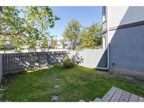 1002 Signal Hill Green Sw, Calgary, AB - Outdoor