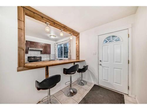 107-2211 19 Street Ne, Calgary, AB - Indoor Photo Showing Kitchen