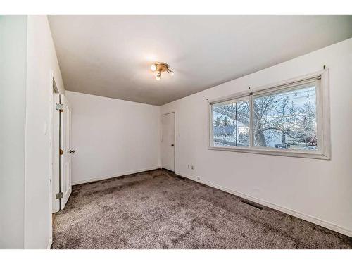 107-2211 19 Street Ne, Calgary, AB - Indoor Photo Showing Other Room