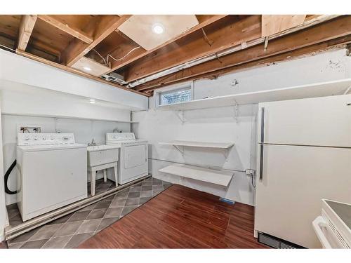 107-2211 19 Street Ne, Calgary, AB - Indoor Photo Showing Laundry Room