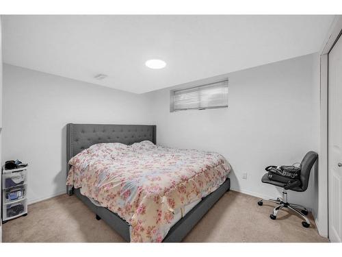 255 Skyview Point Road Ne, Calgary, AB - Indoor Photo Showing Bedroom