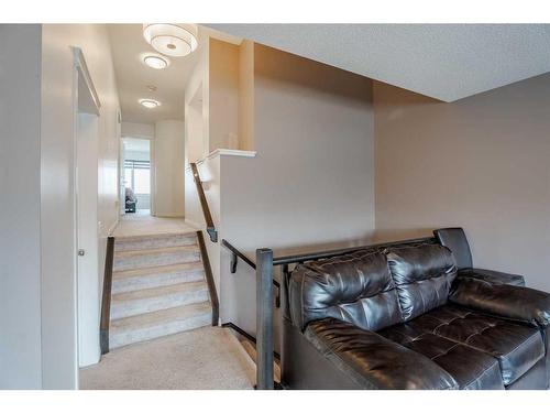 201 Hillcrest Drive Sw, Airdrie, AB - Indoor Photo Showing Other Room