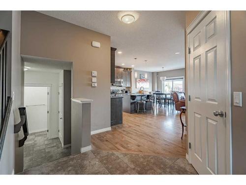 201 Hillcrest Drive Sw, Airdrie, AB - Indoor Photo Showing Other Room