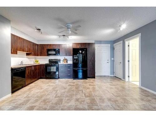 5211-279 Copperpond Common Se, Calgary, AB - Indoor Photo Showing Kitchen