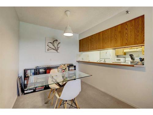 505-2011 University Drive Nw, Calgary, AB - Indoor Photo Showing Kitchen