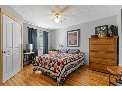 311 Carriage Lane Drive, Carstairs, AB - Indoor Photo Showing Bedroom