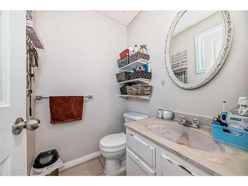 735 Madeira Drive Ne, Calgary, AB - Indoor Photo Showing Bathroom