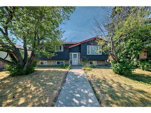 735 Madeira Drive Ne, Calgary, AB - Outdoor