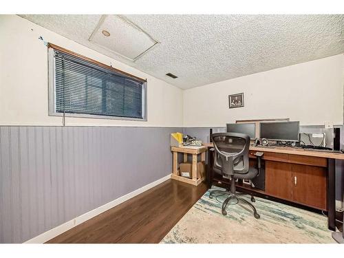 735 Madeira Drive Ne, Calgary, AB - Indoor Photo Showing Office