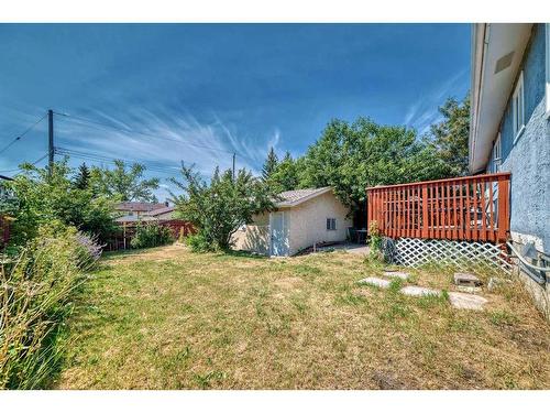 735 Madeira Drive Ne, Calgary, AB - Outdoor