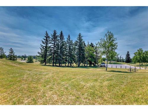 735 Madeira Drive Ne, Calgary, AB - Outdoor With View