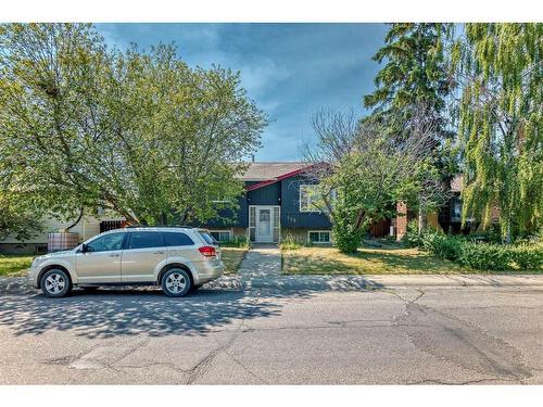 735 Madeira Drive Ne, Calgary, AB - Outdoor