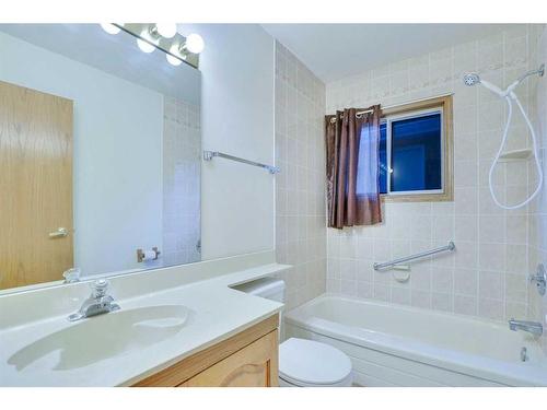 106 Sienna Hills Drive Sw, Calgary, AB - Indoor Photo Showing Bathroom