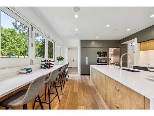 1130 23 Avenue Nw, Calgary, AB - Indoor Photo Showing Kitchen With Upgraded Kitchen