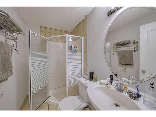 79 Citadel Estate Heights Nw, Calgary, AB - Indoor Photo Showing Bathroom