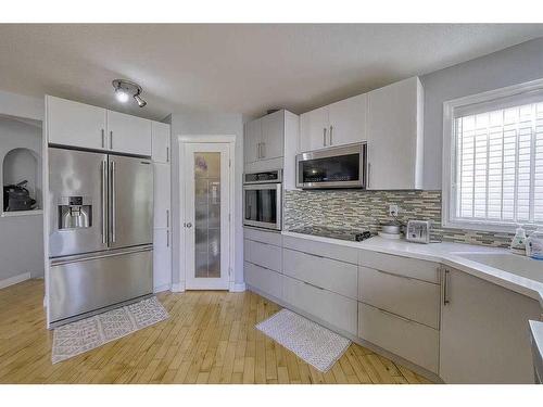 79 Citadel Estate Heights Nw, Calgary, AB - Indoor Photo Showing Kitchen With Upgraded Kitchen