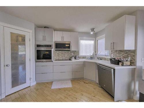 79 Citadel Estate Heights Nw, Calgary, AB - Indoor Photo Showing Kitchen