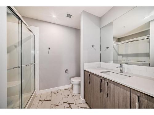 2210-681 Savanna Boulevard Ne, Calgary, AB - Indoor Photo Showing Bathroom