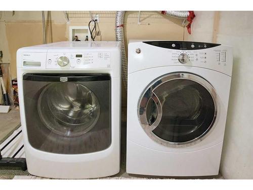 9221 Saddlebrook Drive Ne, Calgary, AB - Indoor Photo Showing Laundry Room