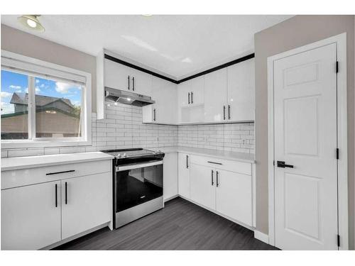 189 Tarington Close Ne, Calgary, AB - Indoor Photo Showing Kitchen