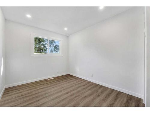 3316 12 Avenue Se, Calgary, AB - Indoor Photo Showing Other Room